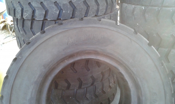 ยางตันใหม่/หล่อใหม่ /และเปอร์เซ็น ขายถูกๆ เส้นละ1,ooo ยางตันใหม่/หล่อใหม่ /และเปอร์เซ็น ขายถูกๆ เส้นละ1,ooo