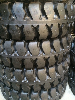 ยางตันใหม่/หล่อใหม่ /และเปอร์เซ็น ขายถูกๆ เส้นละ1,ooo ยางตันใหม่/หล่อใหม่ /และเปอร์เซ็น ขายถูกๆ เส้นละ1,ooo