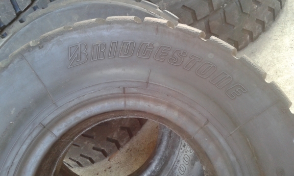 ยางตันใหม่/หล่อใหม่ /และเปอร์เซ็น ขายถูกๆ เส้นละ1,ooo ยางตันใหม่/หล่อใหม่ /และเปอร์เซ็น ขายถูกๆ เส้นละ1,ooo