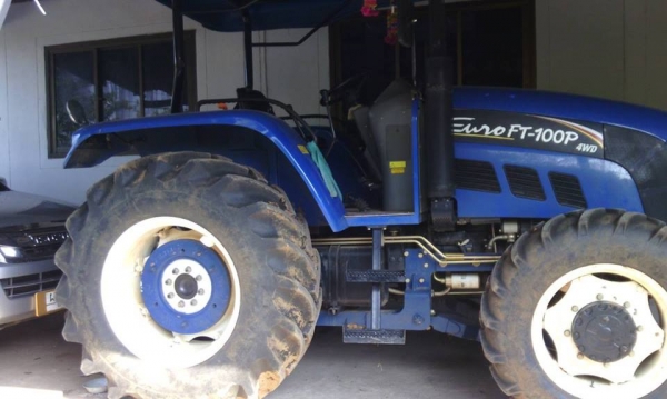 ขายรถไถนิวฮอนแลนด์4&times;4 ใช้งานได้394ชม. อุปกรณ์ โรตารี่ชุดใหญ่ ใบดัน ผาน4 ผาน7 สภาพพร้อมใช้งาน สนใจโทร 090-8588220คุณนะ ID:narong498 หรือ www.truck.in.th/498 หรือfb:ณรงค์ ซื้อขายรถมือสอง(เว็บไซต์ส่วนตัว)