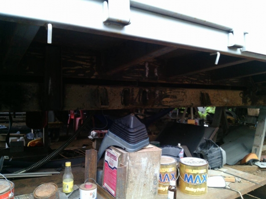 กระบะดั้มสามมิตร 6 ม.ครบชุด คัสซีกว้าง84-85ซม. ทำใหม่หมด บูชสลักใหม่.. สวย...