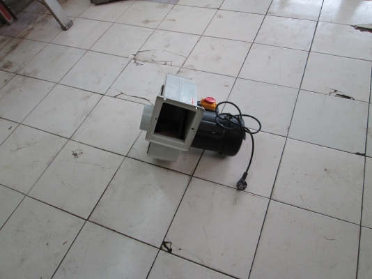 หอยโข่ง  ฮู๊ดดูดอากาศ  ร้านอาหาร  บ้าน  โรงงาน   ใช้ได้ครับ