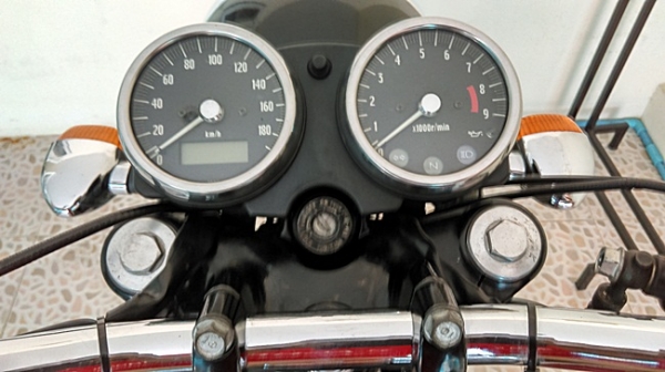 ขาย kawasaki w650 y2001 สวยๆ