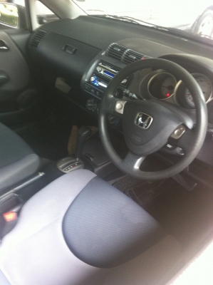 2004 HONDA, JAZZ 1.5 S โฉม JAZZ แรก สีบรอนซ์เงิน เกียร์ออโต้