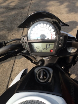 ธารนนทบุรี//ขาย kawasaki er-6n ปี2011 สภาพนางฟ้า รถวิ่งมา 14,xxx กิโลไมค์แท้ เครื่องสมบูรณ์ ระบบไฟสมบูรณ์ทุกจุด ราคา 199,000 บาท ทะเบียนแท้