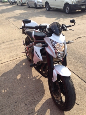 ธารนนทบุรี//ขาย kawasaki er-6n ปี2011 สภาพนางฟ้า รถวิ่งมา 14,xxx กิโลไมค์แท้ เครื่องสมบูรณ์ ระบบไฟสมบูรณ์ทุกจุด ราคา 199,000 บาท ทะเบียนแท้