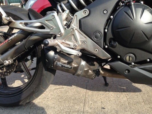 ธารนนทบุรี//ขาย kawasaki er-6n ปี2011 สภาพนางฟ้า รถวิ่งมา 14,xxx กิโลไมค์แท้ เครื่องสมบูรณ์ ระบบไฟสมบูรณ์ทุกจุด ราคา 199,000 บาท ทะเบียนแท้