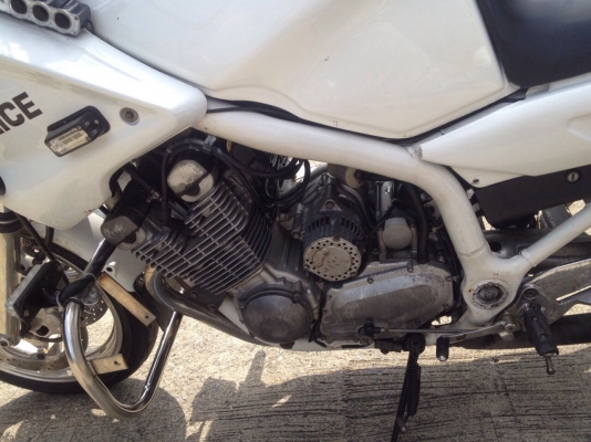 ธารนนทบุรี//ขาย yamaha xj900 diversion police   สวยๆสภาพจบๆพร้อมออกทริปกันยาวๆครับ เครื่องสมบูรณ์ ระบบไฟสมบูรณ์ทุกจุดใช้ได้ทุกจุด อุปกรณ์นำขบวนครบ ราคา 120,000 บาท อินวอยท์แท้