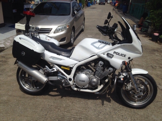 ธารนนทบุรี//ขาย yamaha xj900 diversion police   สวยๆสภาพจบๆพร้อมออกทริปกันยาวๆครับ เครื่องสมบูรณ์ ระบบไฟสมบูรณ์ทุกจุดใช้ได้ทุกจุด อุปกรณ์นำขบวนครบ ราคา 120,000 บาท อินวอยท์แท้