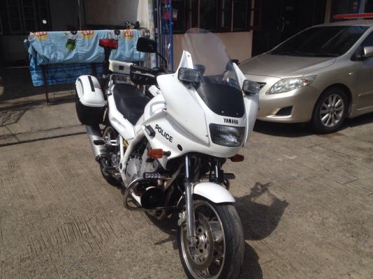 ธารนนทบุรี//ขาย yamaha xj900 diversion police   สวยๆสภาพจบๆพร้อมออกทริปกันยาวๆครับ เครื่องสมบูรณ์ ระบบไฟสมบูรณ์ทุกจุดใช้ได้ทุกจุด อุปกรณ์นำขบวนครบ ราคา 120,000 บาท อินวอยท์แท้