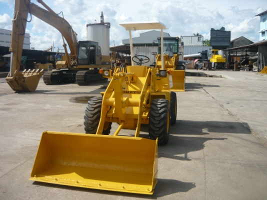 รถตักล้อยาง ขนาดครึ่งคิว Komatsu WA30 รถเก่านอกนำเข้าจากญีปุ่น พร้อมใช้งาน