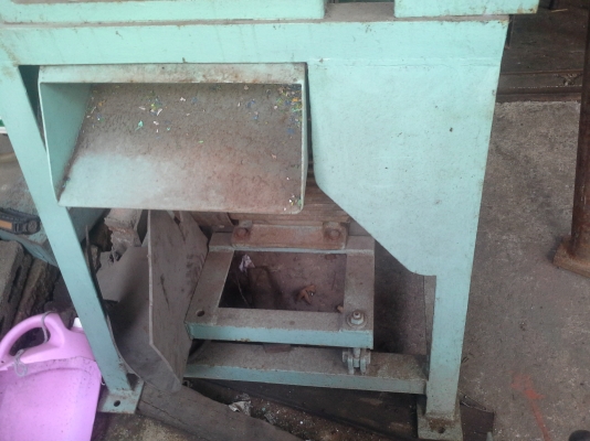 เครื่องบดพลาสติก ขนาด 10 แรงม้า ใช้ไฟ 380V. พร้อมใข้งาน เครื่องบดพลาสติก ขนาด 10 แรงม้า ใช้ไฟ 380V. พร้อมใข้งาน