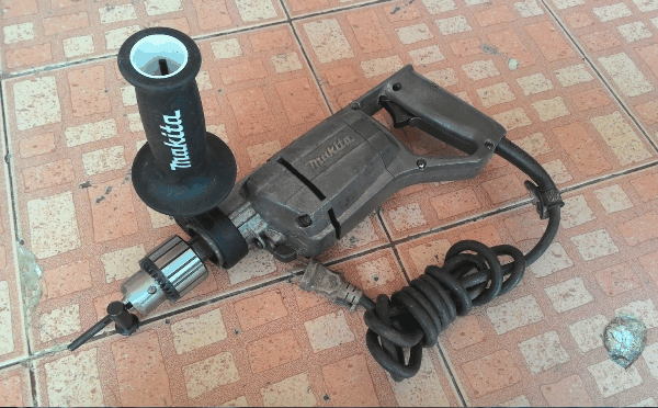 ขายสว่านเจาะกระแทก Makita 8416 16mm. 570W Made in japan.