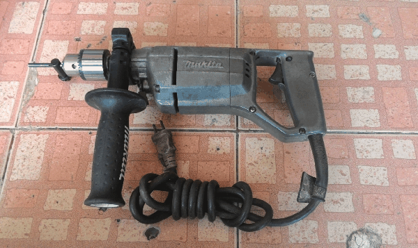 ขายสว่านเจาะกระแทก Makita 8416 16mm. 570W Made in japan.