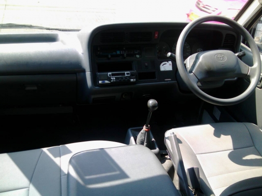 รถตู้หัวจรวดหลังคาเตี้ยเครื่อง2500เบนซินปี03 ฟรีดาวน์ รถตู้หัวจรวดหลังคาเตี้ยเครื่อง2500เบนซินปี03 ฟรีดาวน์