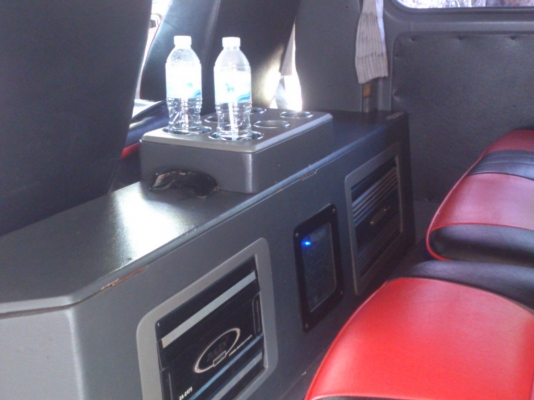 NISSAN URVAN ปี 2003 เครื่อง 3.0 DI เกียร์ธรรมดา 2.7 แสน NISSAN URVAN ปี 2003 เครื่อง 3.0 DI เกียร์ธรรมดา 2.7 แสน