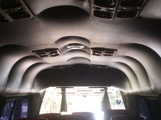 NISSAN URVAN ปี 2003 เครื่อง 3.0 DI เกียร์ธรรมดา 2.7 แสน NISSAN URVAN ปี 2003 เครื่อง 3.0 DI เกียร์ธรรมดา 2.7 แสน