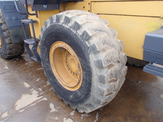 ขายรถตัก TCM L27