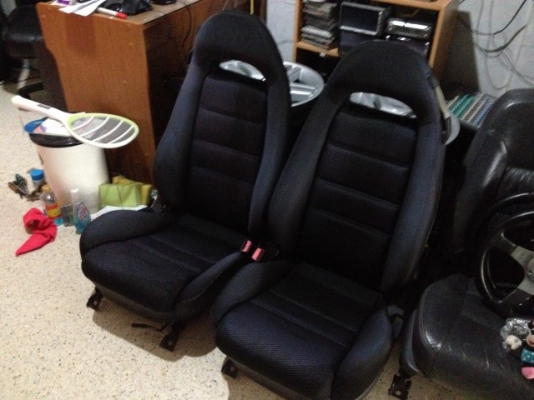 เบาะ MAZDA RX7 สภาพดีรางครบไม่มีขาดปีกไม่ล้มตามรูปเก่าญีปุ่น