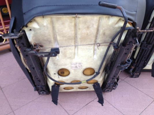 เบาะ MAZDA RX7 สภาพดีรางครบไม่มีขาดปีกไม่ล้มตามรูปเก่าญีปุ่น