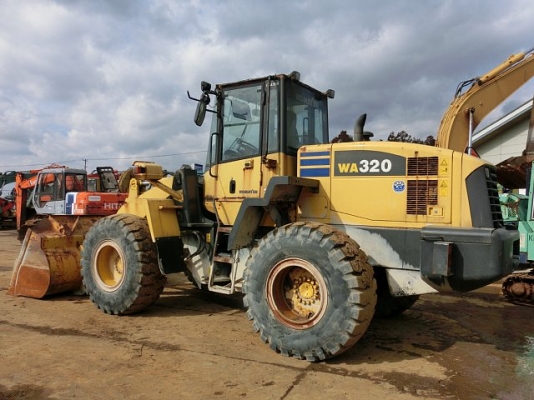 ขายรถตัก Komatsu WA 320-5 ขายรถตัก Komatsu WA 320-5