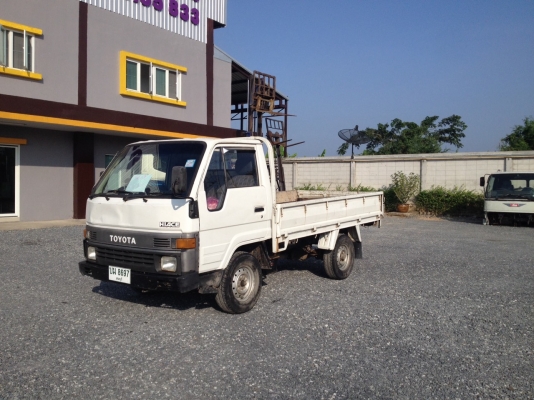 รถบรรทุก (จดประกอบ) TOYOTA (LH80) เครื่อง 2L : 2400 CC เกียร์กระปุก