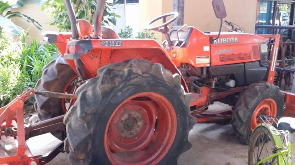 ขายรถไถ KUBOTA3408 4×4สภาพพร้อมใช้งาน เอกสารเล่มทะเบียนพร้อมโอน อุปกรณ์พร้อม ใบดันหน้า ผานหลัง เดิมใช้งานมือเดียว สภาพสวย ขายรถไถ KUBOTA3408 4×4สภาพพร้อมใช้งาน เอกสารเล่มทะเบียนพร้อมโอน อุปกรณ์พร้อม ใบดันหน้า ผานหลัง เดิมใช้งานมือเดียว สภาพสวย