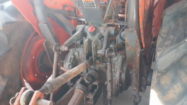 ขายรถไถ KUBOTA3408 4×4สภาพพร้อมใช้งาน เอกสารเล่มทะเบียนพร้อมโอน อุปกรณ์พร้อม ใบดันหน้า ผานหลัง เดิมใช้งานมือเดียว สภาพสวย ขายรถไถ KUBOTA3408 4×4สภาพพร้อมใช้งาน เอกสารเล่มทะเบียนพร้อมโอน อุปกรณ์พร้อม ใบดันหน้า ผานหลัง เดิมใช้งานมือเดียว สภาพสวย