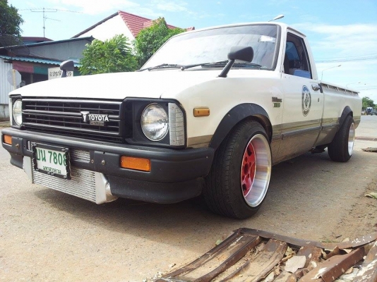 ขายโตโยต้าม้ากระโดดLN4085000เอาจิงลดได้อีก