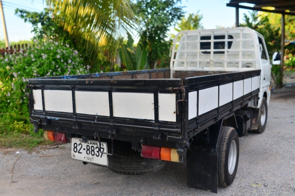 ขายรถบรรทุก 4ล้อ isuzu elf ขายรถบรรทุก 4ล้อ isuzu elf