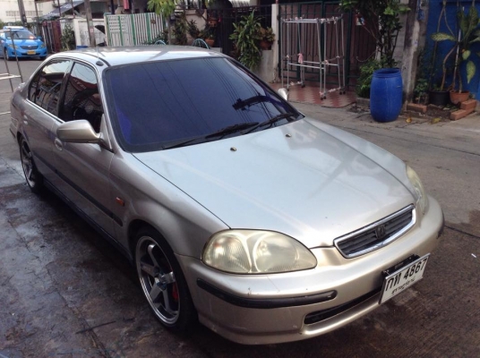 ขายครับ honda civic ตาโต ปี 97 AIRBAG ABS ครบๆตัวท็อปสุด ออโต้ เครื่อง D 15 B ไม่เทค เครื่องสด เกียรดี ภายในสวย ไฟฟ้าทั้ง คัน ครบๆ ช่วงล่างดี แอร์หนาว เพลงดัง สีพอได้ เอาไปใช้ได้เลย ไม่เคย ติดแกส แม็ก 4ล้อ สวยๆ ดิสเบรค 4ล้อ พร้อม ใช้ วิ่งไกล สบาย ขายเเค่