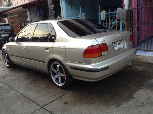 ขายครับ honda civic ตาโต ปี 97 AIRBAG ABS ครบๆตัวท็อปสุด ออโต้ เครื่อง D 15 B ไม่เทค เครื่องสด เกียรดี ภายในสวย ไฟฟ้าทั้ง คัน ครบๆ ช่วงล่างดี แอร์หนาว เพลงดัง สีพอได้ เอาไปใช้ได้เลย ไม่เคย ติดแกส แม็ก 4ล้อ สวยๆ ดิสเบรค 4ล้อ พร้อม ใช้ วิ่งไกล สบาย ขายเเค่