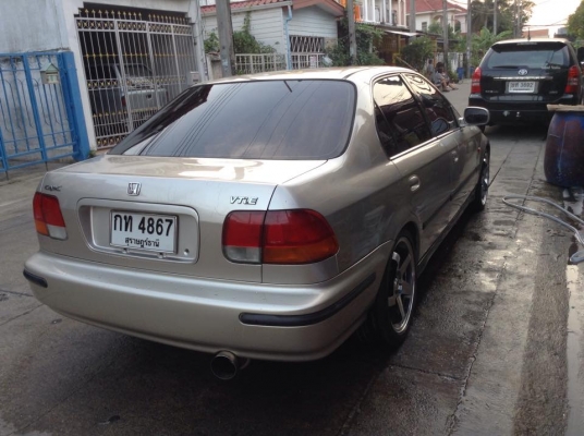 ขายครับ honda civic ตาโต ปี 97 AIRBAG ABS ครบๆตัวท็อปสุด ออโต้ เครื่อง D 15 B ไม่เทค เครื่องสด เกียรดี ภายในสวย ไฟฟ้าทั้ง คัน ครบๆ ช่วงล่างดี แอร์หนาว เพลงดัง สีพอได้ เอาไปใช้ได้เลย ไม่เคย ติดแกส แม็ก 4ล้อ สวยๆ ดิสเบรค 4ล้อ พร้อม ใช้ วิ่งไกล สบาย ขายเเค่