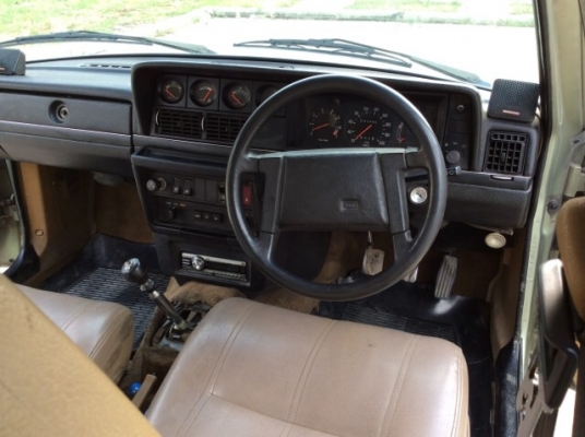 ขายรถวอลโว่ 244 GLT หน้ายก ปี85 เครื่องเดิม 2.4 เกียร์ธรรมดา ติดแก๊ส LPG เพาเวอร์ กระจกไฟฟ้า เซ็นทรัลล็อก แอร์เย็น ภายในเดิมๆ ไมล์เดิม6หลุม ตัวถังเดิมๆแห้งๆไม่มีชนเลย แม็กเดิมแท้ๆ รถขับดี แอร์เย็นฉ่ำ รถเดิม ขับกลับได้เลยครับ