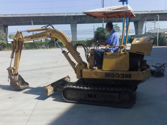 รถแม็คโคร mitsu pc 20  พร้อมใช้ขายถูกตามสภาพไม่มีเวลาทำ 115,000 บาท