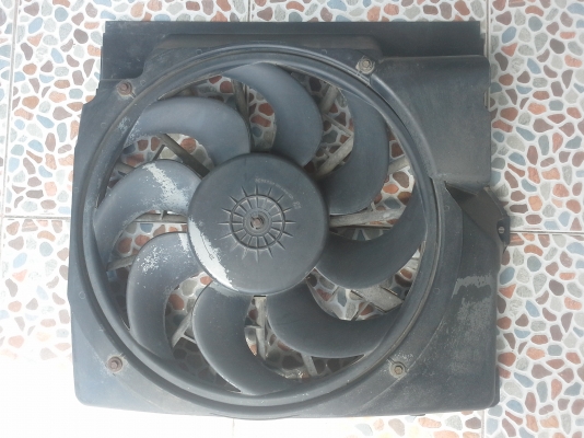 พัดลมหน้าหม้อน้ำBMW E36 นกแก้ว