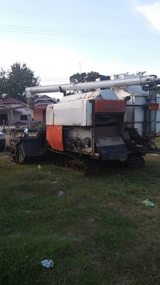 ขายด่วน!!! รถเกี่ยวข้าวคูโบต้า