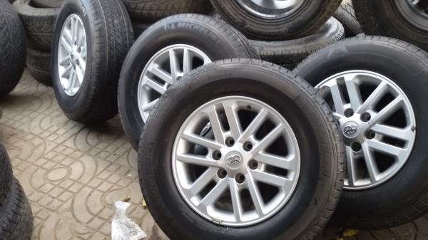 ขายล้อ TOYOTA champพร้อมยางปี12ชุดละ12500