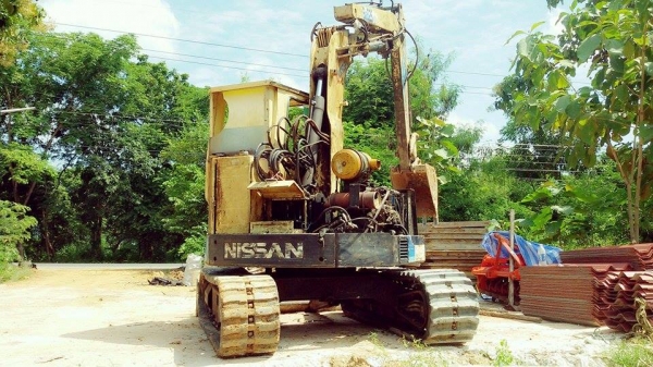 ขายแบ็คโฮ nissan pc50 พร้อมสาลี่ลากแบ็คโฮ 295,000 บาท