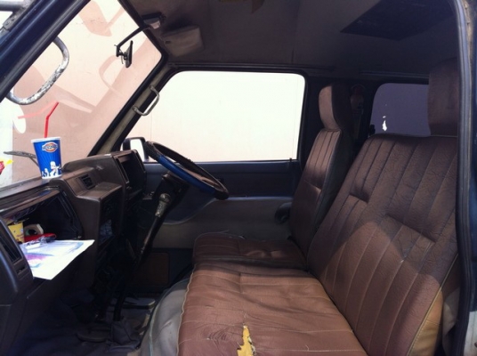 รถตู้ อีซูซุ บัดดี้