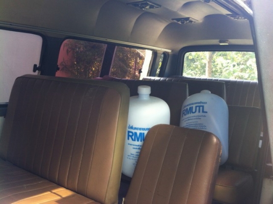 รถตู้ อีซูซุ บัดดี้