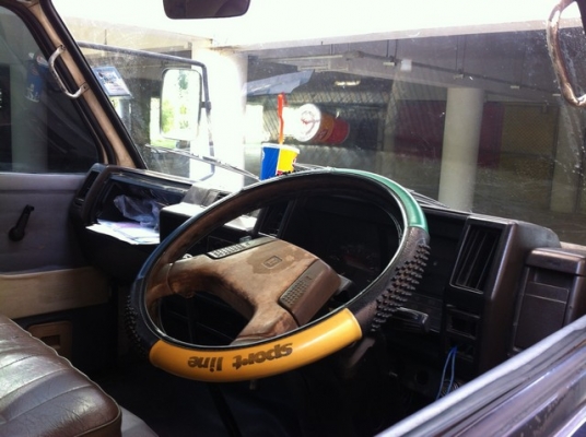 รถตู้ อีซูซุ บัดดี้