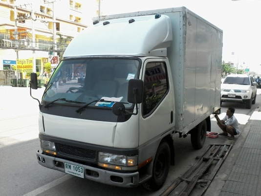 ขายรถบรรทุกตู้แห้งสี่ล้อสวยๆรถห้างแท้ปี49