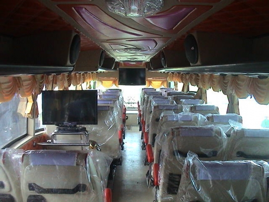 ขายรถบัส 8 ล้อตัวถังใหม่