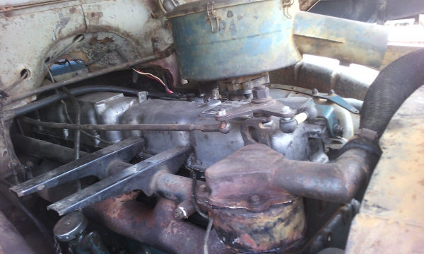 ขายรถสิบล้อหัวยาวเทนเลอรลากรถแบคขึ้นPC200เครือง185แรง