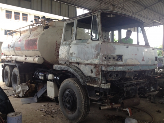 รับซ่อม เคาะ ปะ สี ตัวถีง เก็บงาน อุบัติเหตุ และอื่นๆ