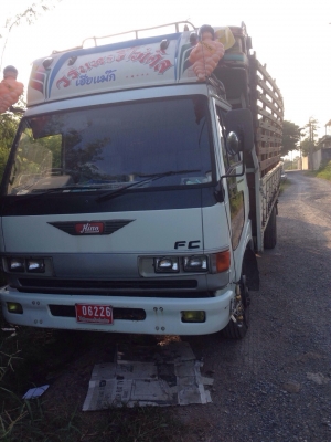 ขายรถบรรทุก 6 ล้อรั้ว HINO FC 120 แรงม้า ราคา 370000