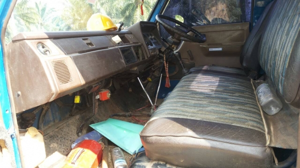 ขายรถบรรทุก 6 ล้อดัมพ์ TOYOTA 115 แรงม้า BU97 เครื่อง 14B แอร์พร้อม ราคา 350000