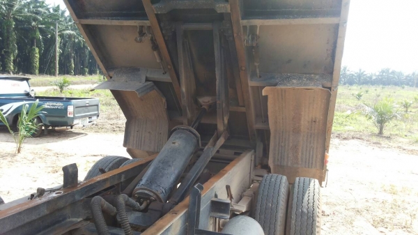 ขายรถบรรทุก 6 ล้อดัมพ์ TOYOTA 115 แรงม้า BU97 เครื่อง 14B แอร์พร้อม ราคา 350000