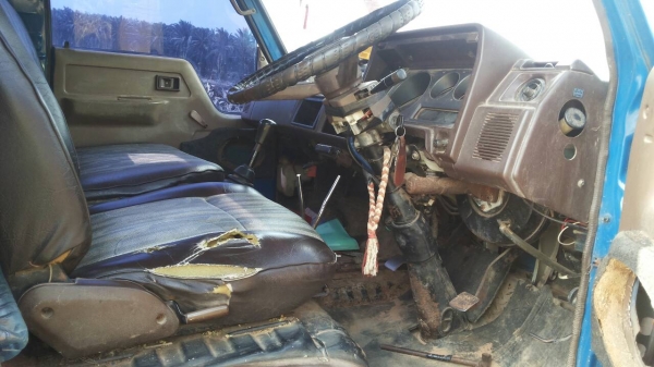 ขายรถบรรทุก 6 ล้อดัมพ์ TOYOTA 115 แรงม้า BU97 เครื่อง 14B แอร์พร้อม ราคา 350000